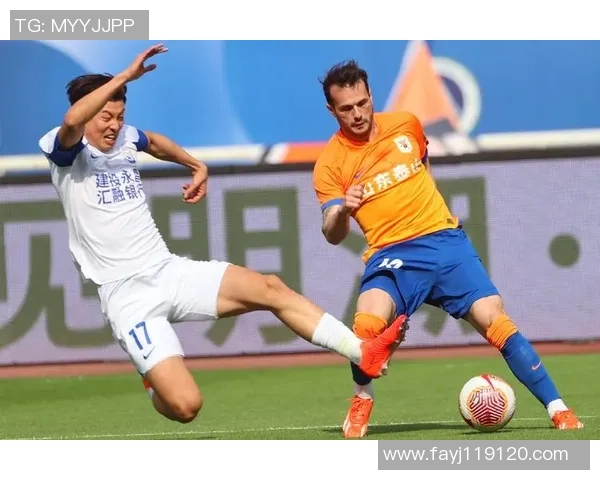 上海足球队强势领跑冠军赛积分榜积72分展现夺冠实力 上海足球队强势领跑冠军赛积分榜积72分展现夺冠实力